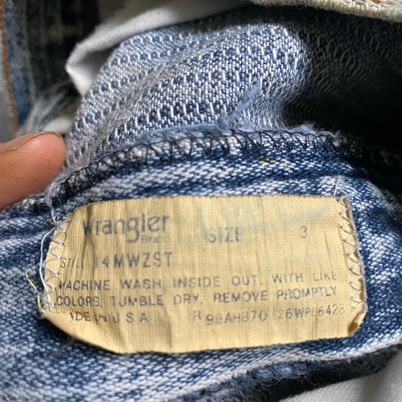 Striped Light coloured denim Wrangler shorts - Picture 3 of 3